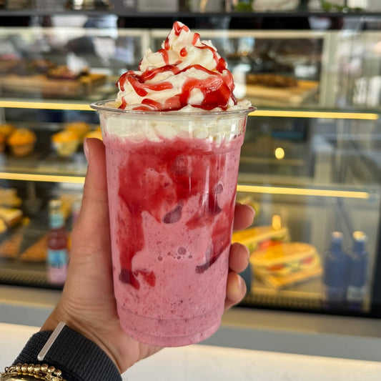 STRAWBERRY VANILLA FRAPPÉ
